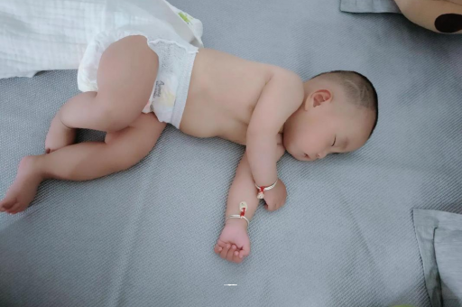 张家口几个月宝宝会抬头